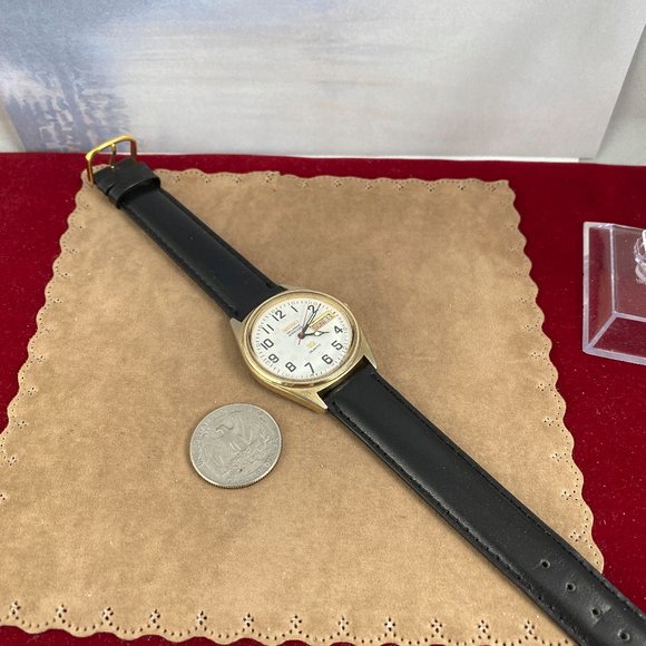Vintage Seiko Railroad Approved Quartz Watch Day and Date - Picture 5 of 6